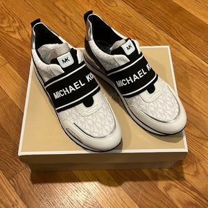 Michael Kors Teddi Trainer Sneaker (size 9)